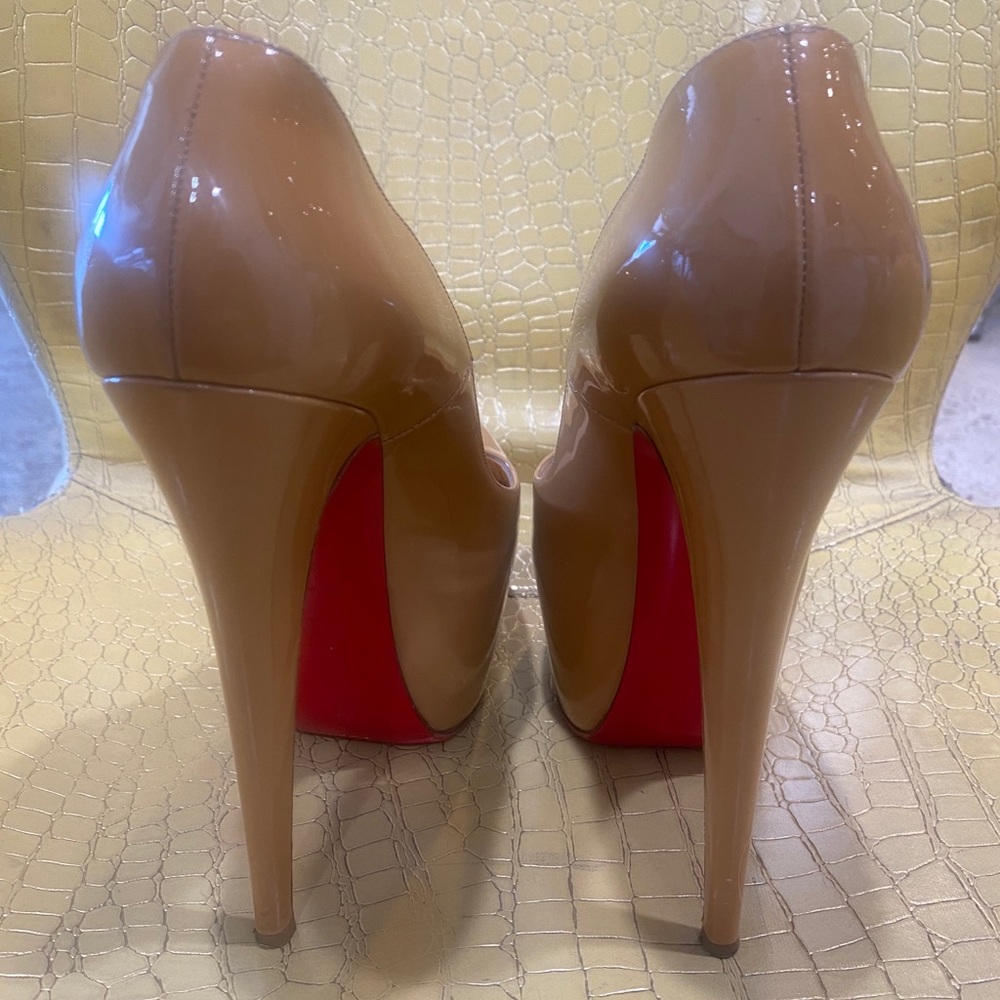 NUDE PLATFORM CHRISTIAN LOUBOUTIN RED BOTTOMS